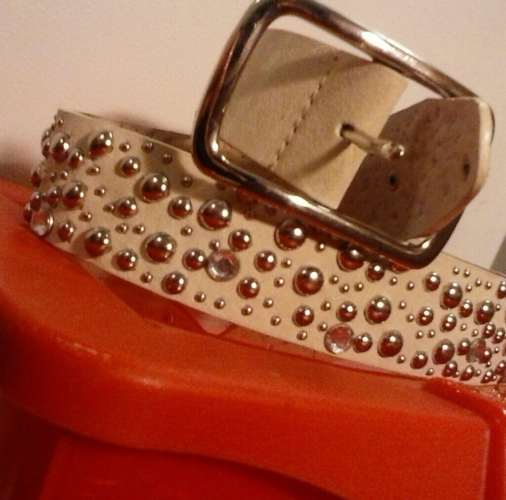 NWOT Genuine Leather Belt Metal Rhinestone Studs S